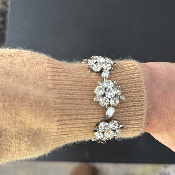 Vintage crystal silver floral bracelet. Snap clasp. - Picture 4 of 4